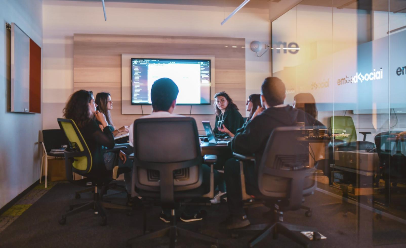 Environnement d'apprentissage interactif pour le SEO mobile